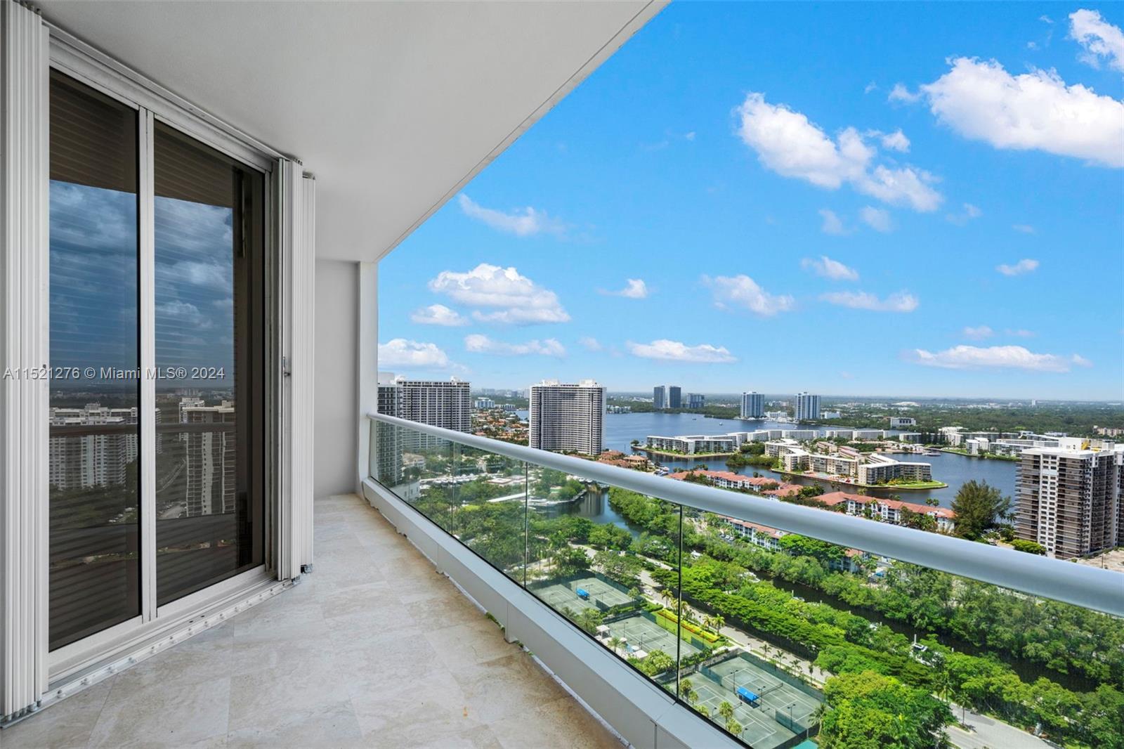 Aventura, Florida 33160, 3 Bedrooms Bedrooms, ,3 BathroomsBathrooms,Residential,For Sale,A11521276