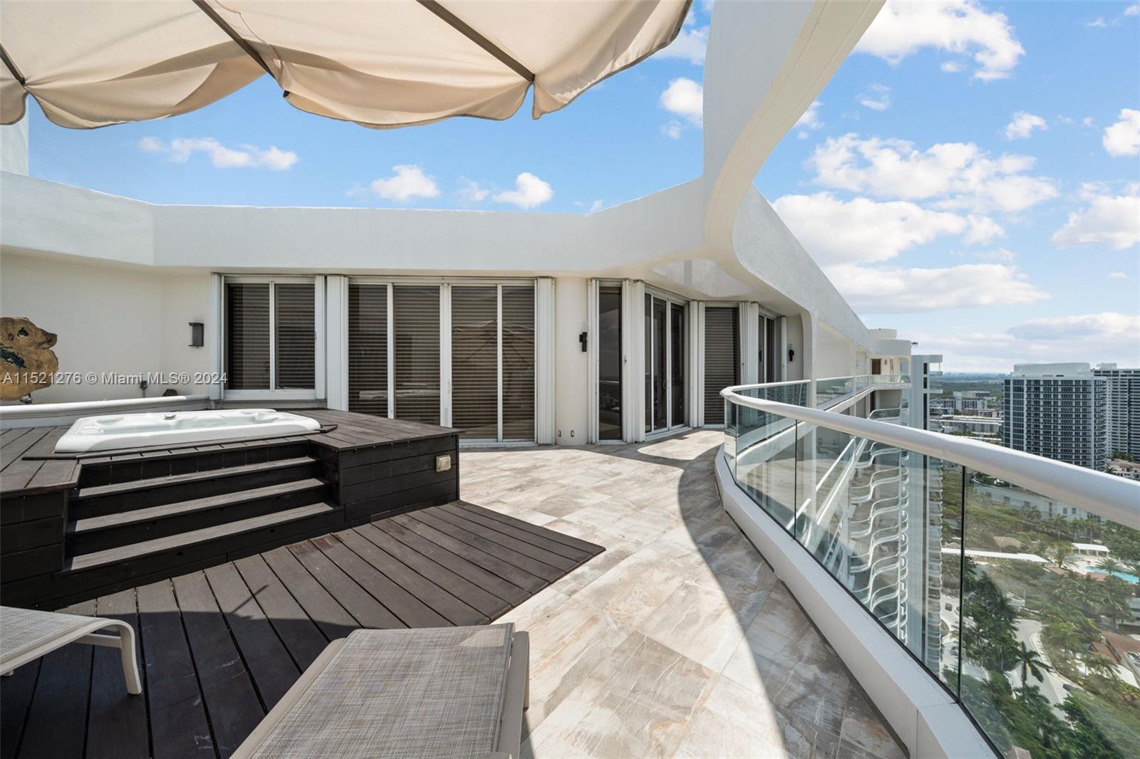Aventura, Florida 33160, 3 Bedrooms Bedrooms, ,3 BathroomsBathrooms,Residential,For Sale,A11521276