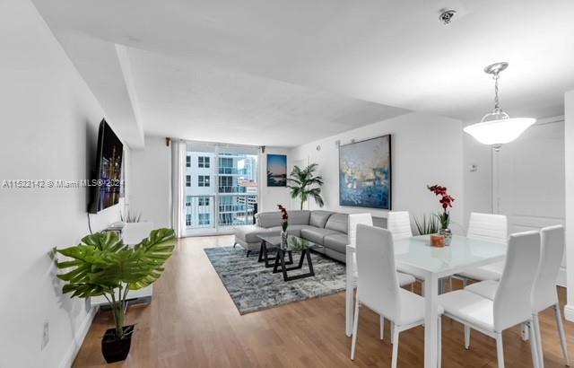 1200 Brickell Bay Dr 1915, Miami, Florida 33131, 2 Bedrooms Bedrooms, ,2 BathroomsBathrooms,Residential,For Sale,1200 Brickell Bay Dr 1915,A11522142