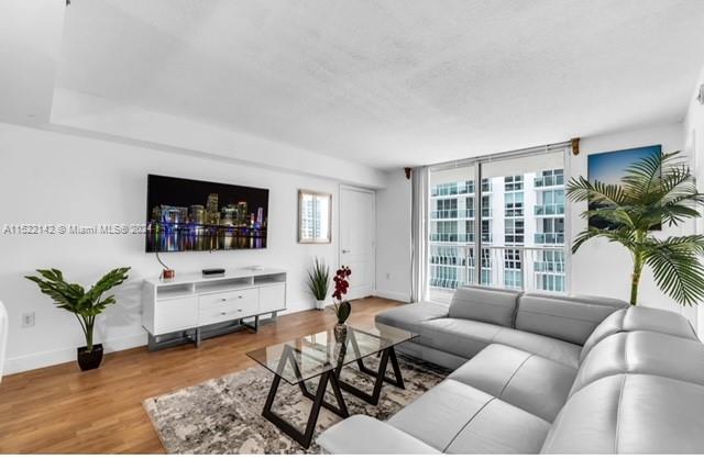 1200 Brickell Bay Dr 1915, Miami, Florida 33131, 2 Bedrooms Bedrooms, ,2 BathroomsBathrooms,Residential,For Sale,1200 Brickell Bay Dr 1915,A11522142