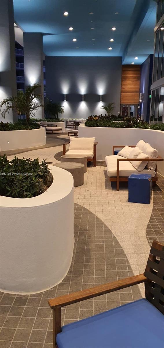 1300 Brickell Bay Dr 1107, Miami, Florida 33131, 1 Bedroom Bedrooms, ,1 BathroomBathrooms,Residentiallease,For Rent,1300 Brickell Bay Dr 1107,A11521241