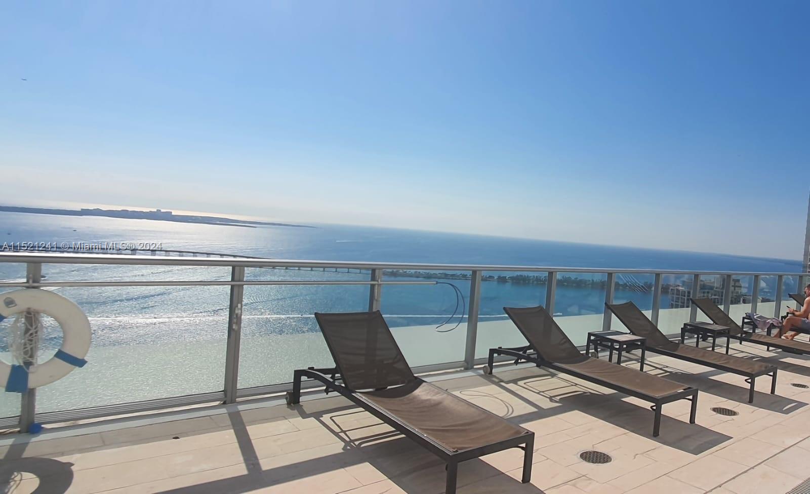 1300 Brickell Bay Dr 1107, Miami, Florida 33131, 1 Bedroom Bedrooms, ,1 BathroomBathrooms,Residentiallease,For Rent,1300 Brickell Bay Dr 1107,A11521241