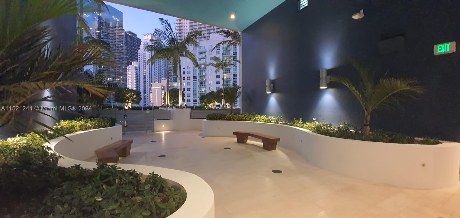 1300 Brickell Bay Dr 1107, Miami, Florida 33131, 1 Bedroom Bedrooms, ,1 BathroomBathrooms,Residentiallease,For Rent,1300 Brickell Bay Dr 1107,A11521241