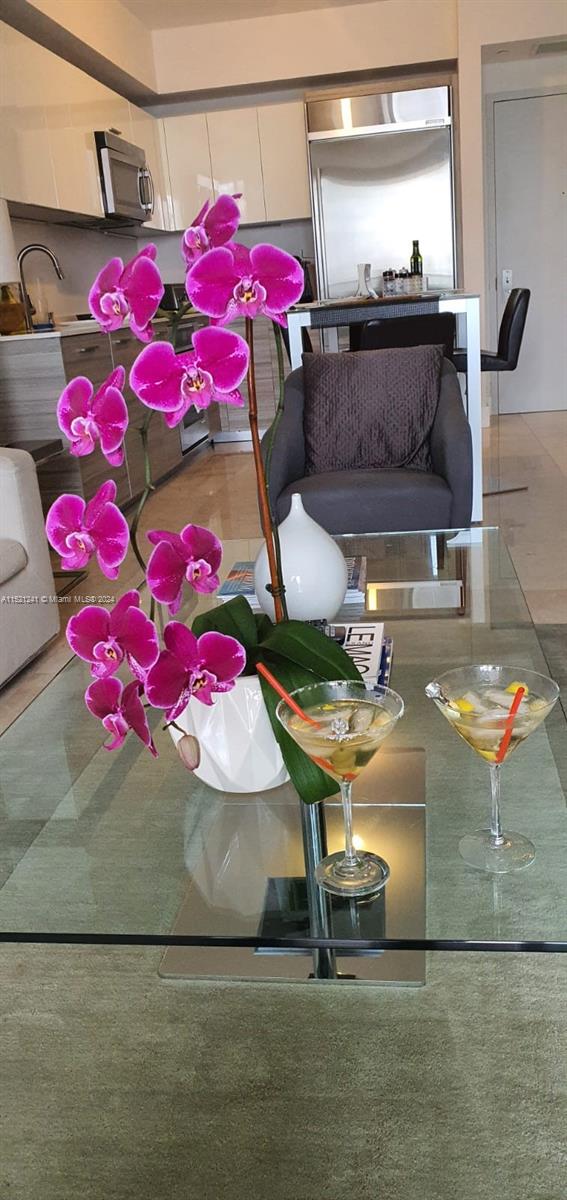 1300 Brickell Bay Dr 1107, Miami, Florida 33131, 1 Bedroom Bedrooms, ,1 BathroomBathrooms,Residentiallease,For Rent,1300 Brickell Bay Dr 1107,A11521241