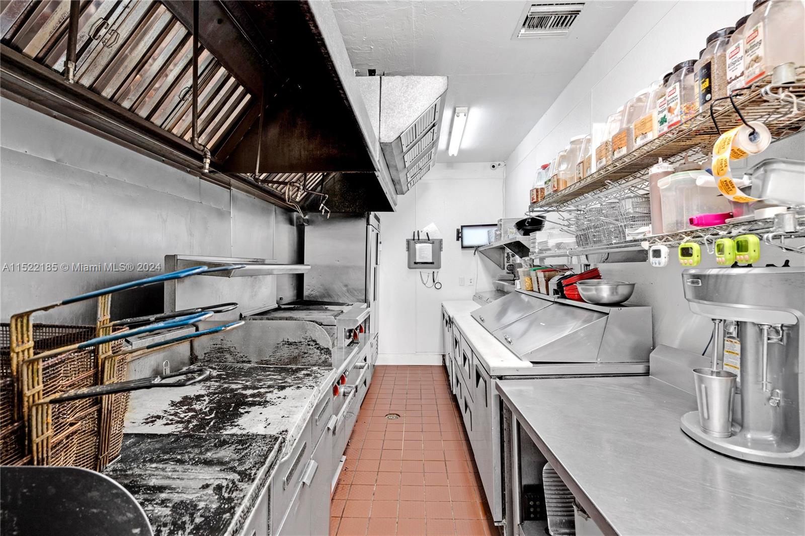 N Giralda, Coral Gables, Florida 33134, ,Businessopportunity,For Sale, N Giralda,A11522185