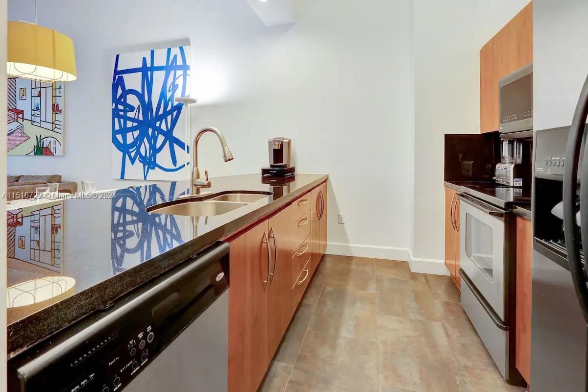 1200 Brickell Bay Dr 1404, Miami, Florida 33131, 2 Bedrooms Bedrooms, ,1 BathroomBathrooms,Residential,For Sale,1200 Brickell Bay Dr 1404,A11518722