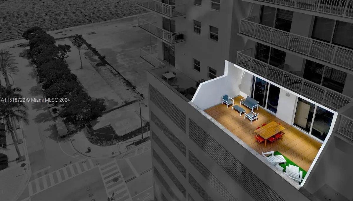 1200 Brickell Bay Dr 1404, Miami, Florida 33131, 2 Bedrooms Bedrooms, ,1 BathroomBathrooms,Residential,For Sale,1200 Brickell Bay Dr 1404,A11518722