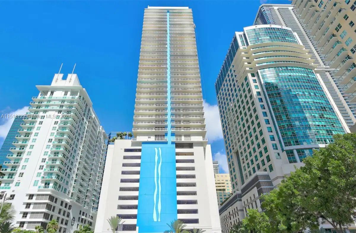 1200 Brickell Bay Dr 1404, Miami, Florida 33131, 2 Bedrooms Bedrooms, ,1 BathroomBathrooms,Residential,For Sale,1200 Brickell Bay Dr 1404,A11518722