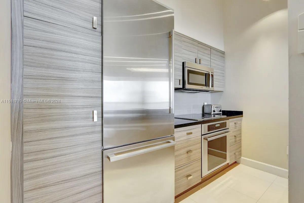 1200 Brickell Bay Dr 1402, Miami, Florida 33131, 3 Bedrooms Bedrooms, ,2 BathroomsBathrooms,Residential,For Sale,1200 Brickell Bay Dr 1402,A11518719