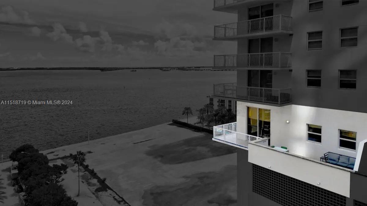 1200 Brickell Bay Dr 1402, Miami, Florida 33131, 3 Bedrooms Bedrooms, ,2 BathroomsBathrooms,Residential,For Sale,1200 Brickell Bay Dr 1402,A11518719