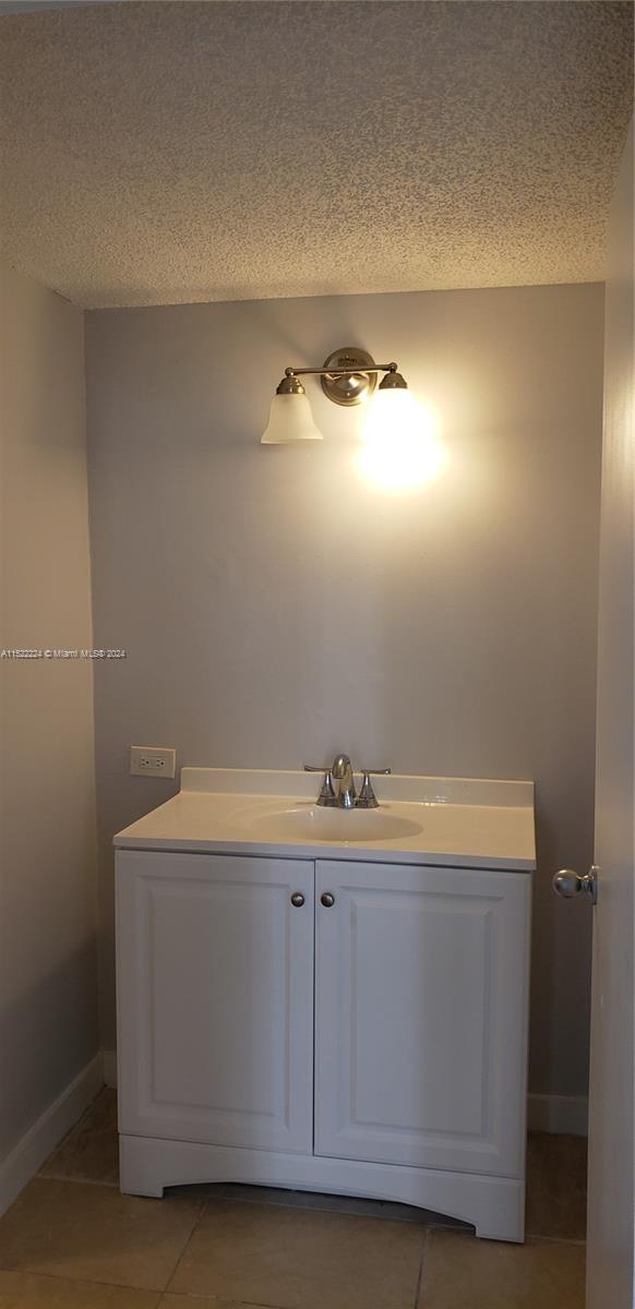 17011 N Bay Rd 306, Sunny Isles Beach, Florida 33160, 2 Bedrooms Bedrooms, ,2 BathroomsBathrooms,Residential,For Sale,17011 N Bay Rd 306,A11522224