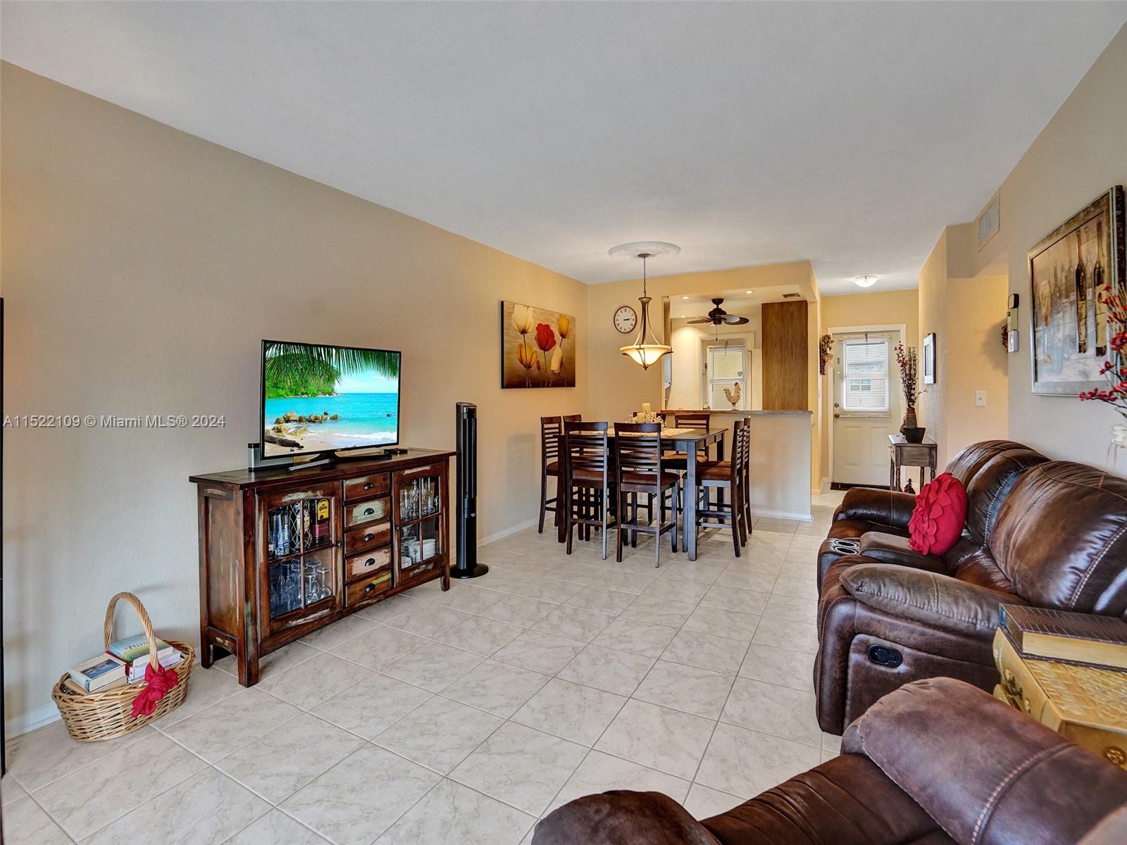 4805 NW 35th St 601, Lauderdale Lakes, Florida 33319, 2 Bedrooms Bedrooms, ,2 BathroomsBathrooms,Residential,For Sale,4805 NW 35th St 601,A11522109