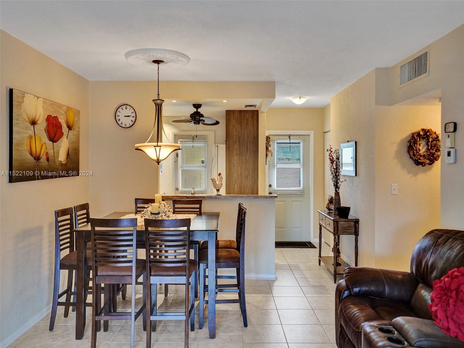 4805 NW 35th St 601, Lauderdale Lakes, Florida 33319, 2 Bedrooms Bedrooms, ,2 BathroomsBathrooms,Residential,For Sale,4805 NW 35th St 601,A11522109