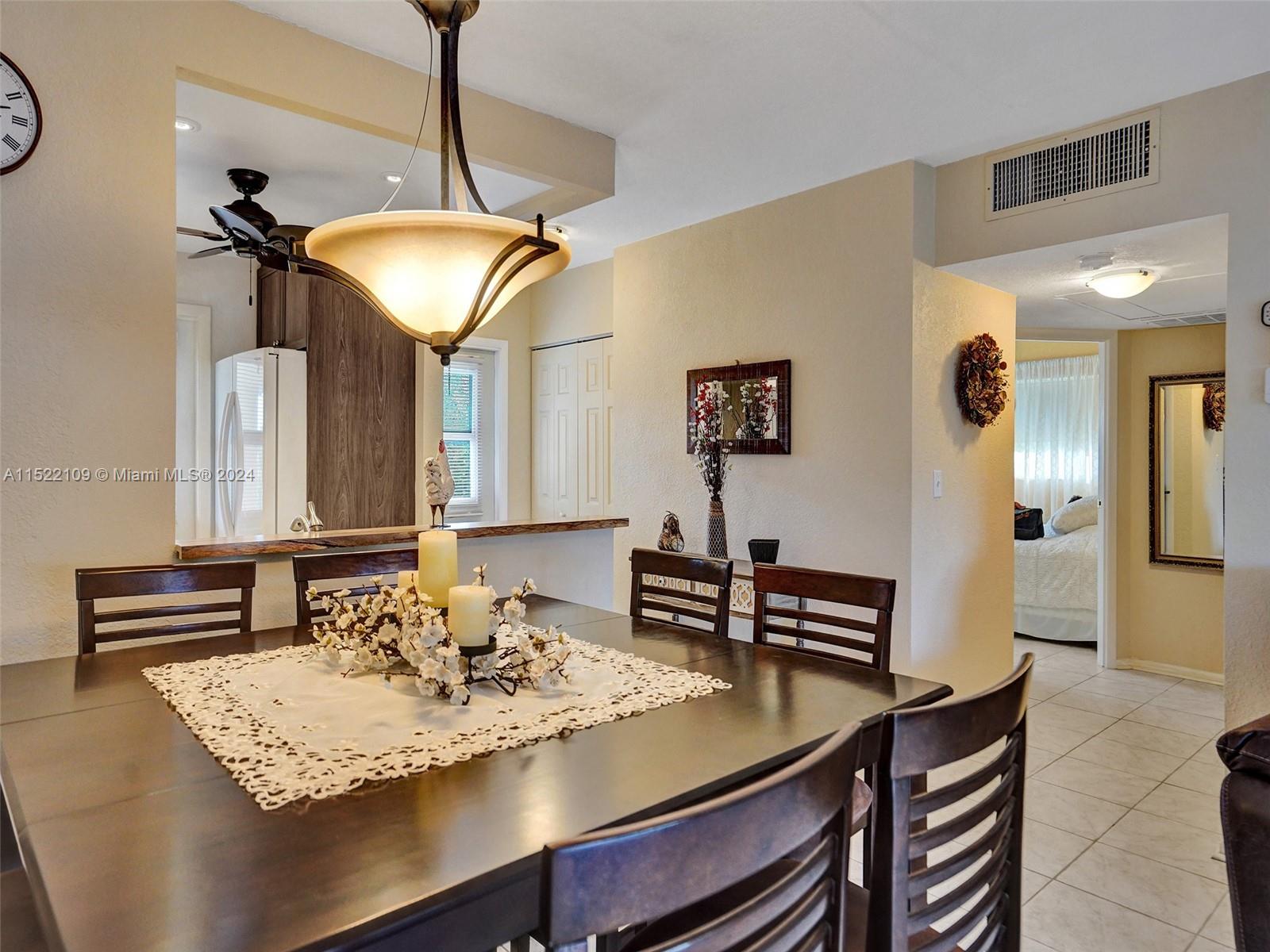 4805 NW 35th St 601, Lauderdale Lakes, Florida 33319, 2 Bedrooms Bedrooms, ,2 BathroomsBathrooms,Residential,For Sale,4805 NW 35th St 601,A11522109