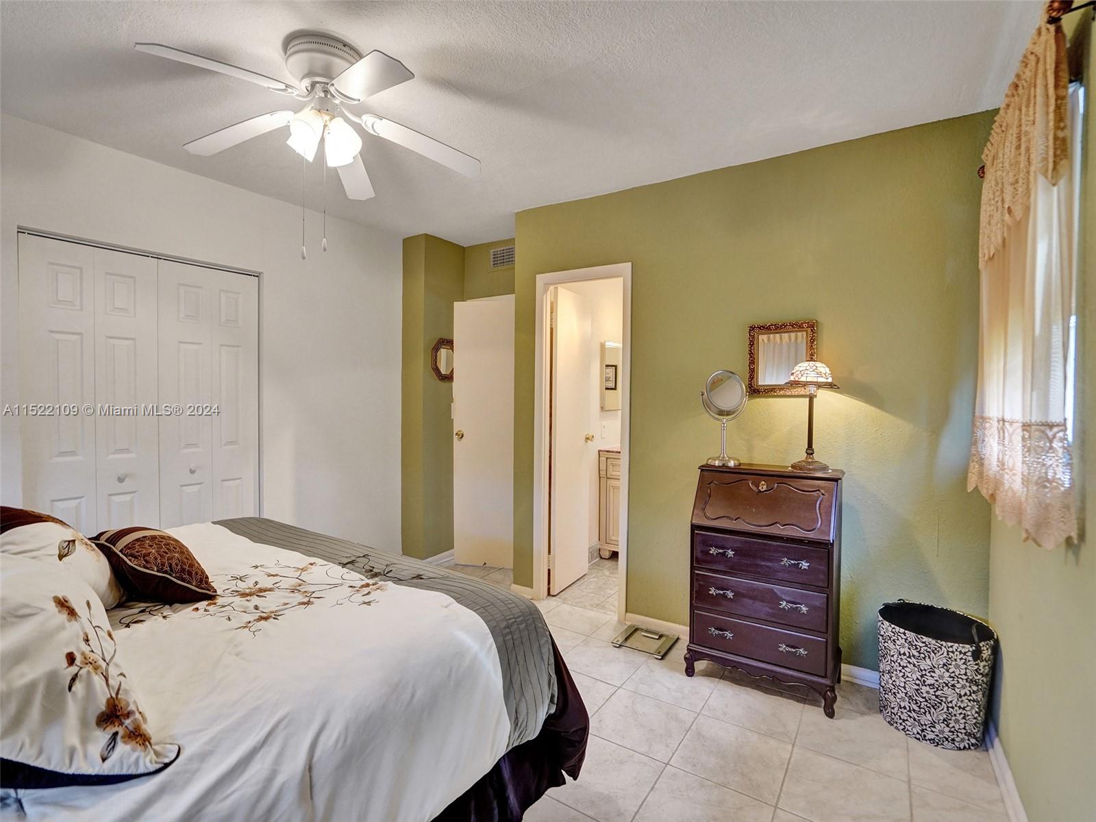 4805 NW 35th St 601, Lauderdale Lakes, Florida 33319, 2 Bedrooms Bedrooms, ,2 BathroomsBathrooms,Residential,For Sale,4805 NW 35th St 601,A11522109