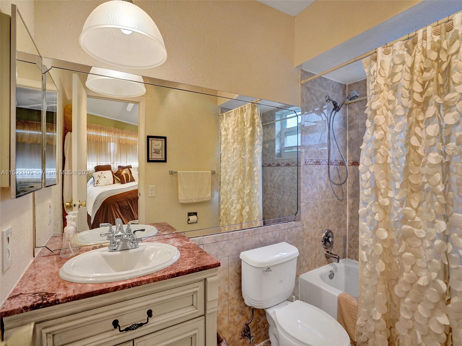 4805 NW 35th St 601, Lauderdale Lakes, Florida 33319, 2 Bedrooms Bedrooms, ,2 BathroomsBathrooms,Residential,For Sale,4805 NW 35th St 601,A11522109