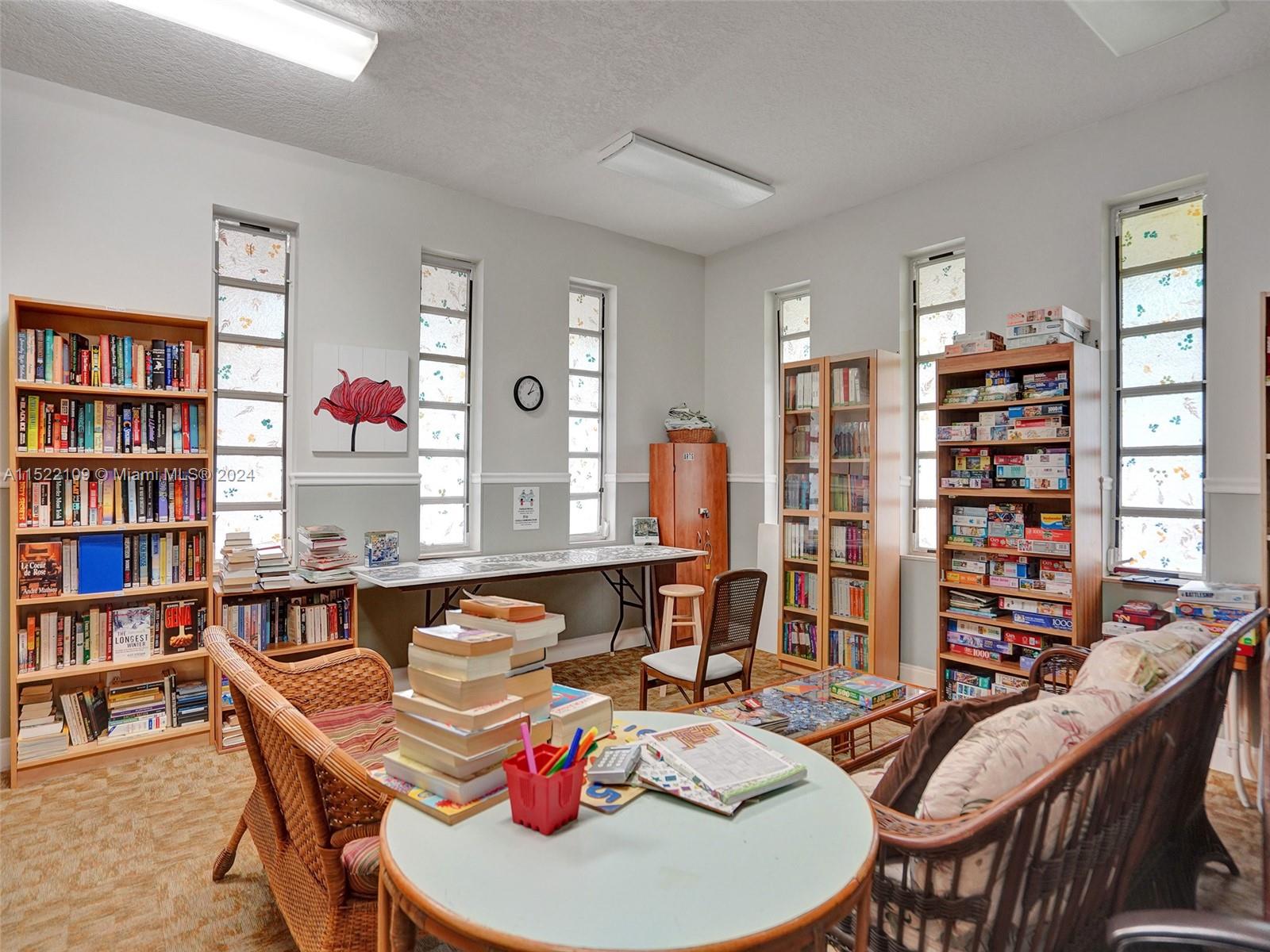 4805 NW 35th St 601, Lauderdale Lakes, Florida 33319, 2 Bedrooms Bedrooms, ,2 BathroomsBathrooms,Residential,For Sale,4805 NW 35th St 601,A11522109