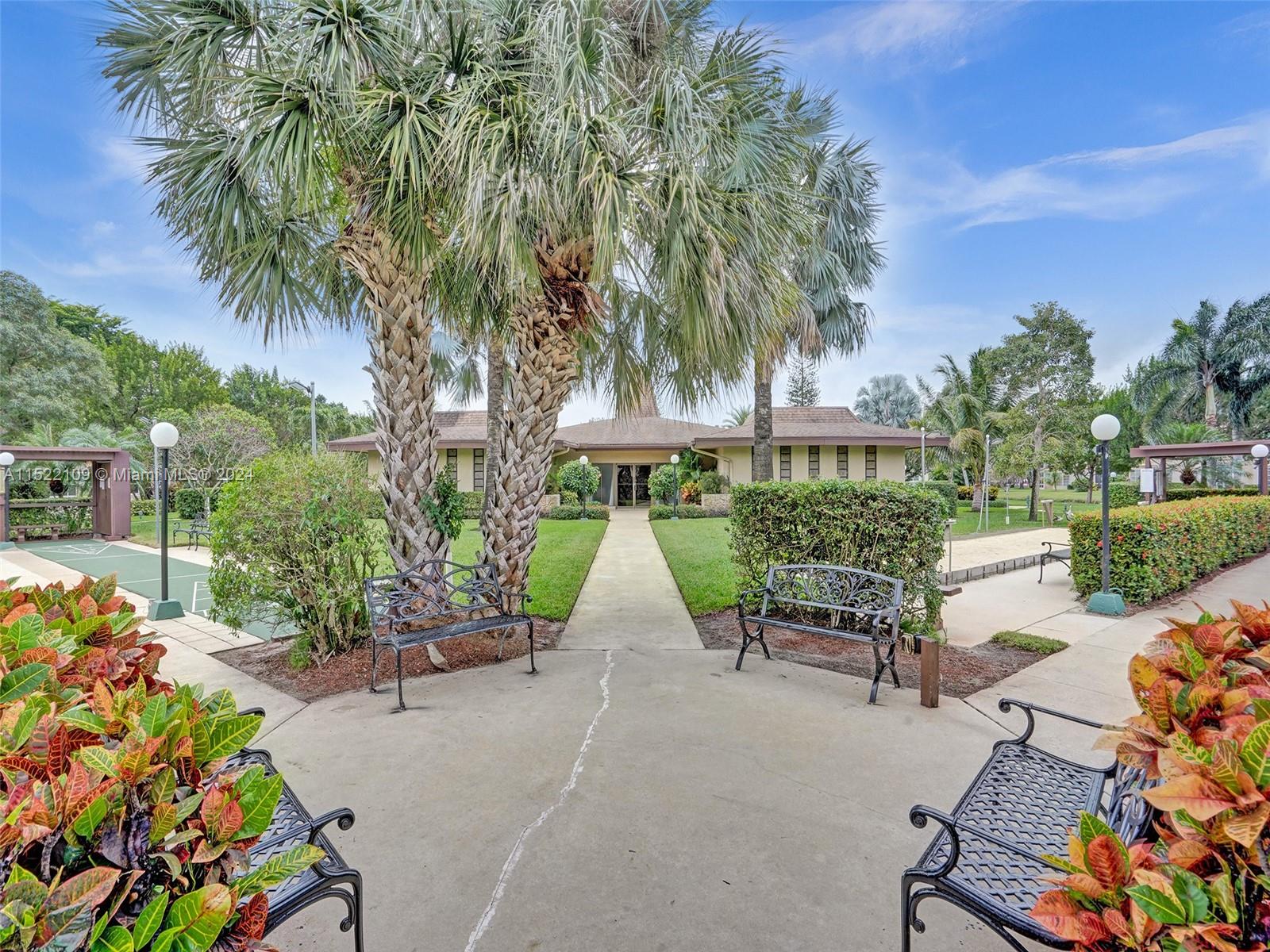 4805 NW 35th St 601, Lauderdale Lakes, Florida 33319, 2 Bedrooms Bedrooms, ,2 BathroomsBathrooms,Residential,For Sale,4805 NW 35th St 601,A11522109