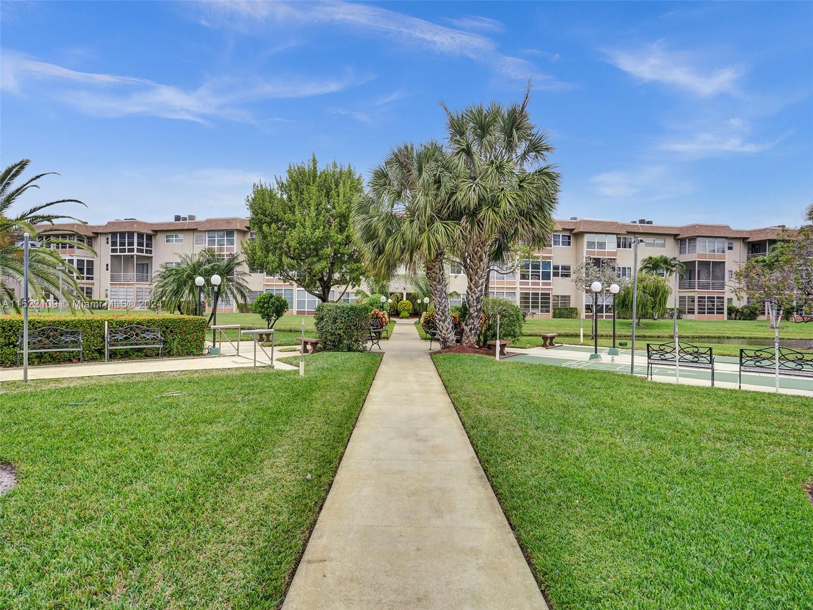 4805 NW 35th St 601, Lauderdale Lakes, Florida 33319, 2 Bedrooms Bedrooms, ,2 BathroomsBathrooms,Residential,For Sale,4805 NW 35th St 601,A11522109