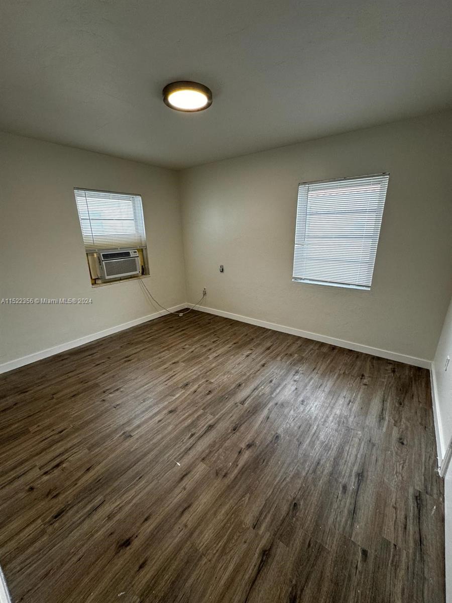541 SW 7th St 4, Miami, Florida 33130, 2 Bedrooms Bedrooms, ,1 BathroomBathrooms,Residentiallease,For Rent,541 SW 7th St 4,A11522356