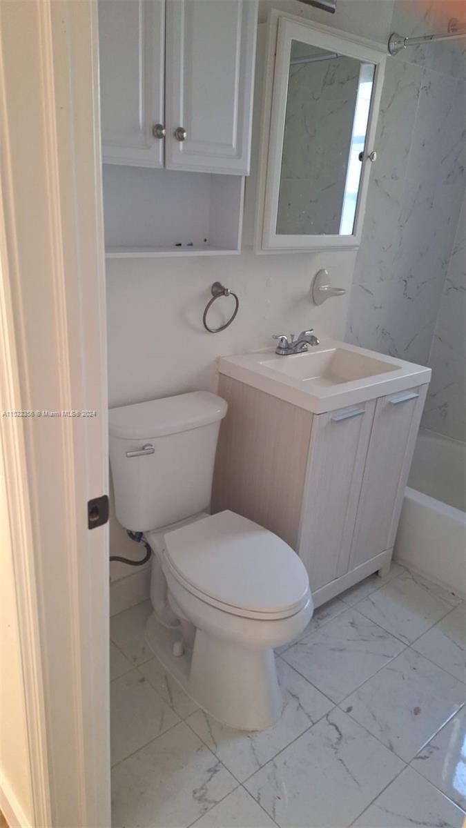 541 SW 7th St 4, Miami, Florida 33130, 2 Bedrooms Bedrooms, ,1 BathroomBathrooms,Residentiallease,For Rent,541 SW 7th St 4,A11522356