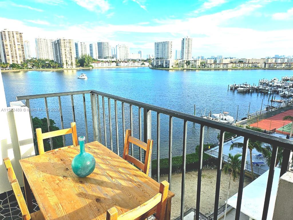 2780 NE 183rd St 614, Aventura, Florida 33160, 2 Bedrooms Bedrooms, 3 Rooms Rooms,2 BathroomsBathrooms,Residential,For Sale,2780 NE 183rd St 614,A11522489