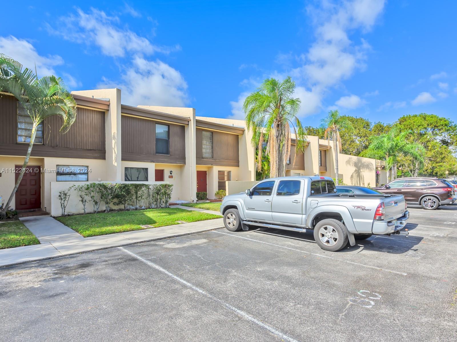 1270 NW 99th Ave 60, Pembroke Pines, Florida 33024, 2 Bedrooms Bedrooms, ,2 BathroomsBathrooms,Residential,For Sale,1270 NW 99th Ave 60,A11522624