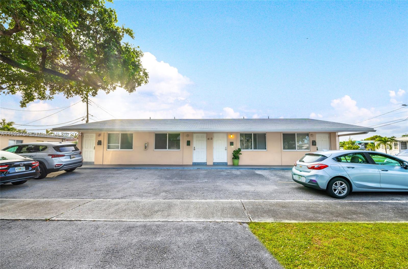412 NE 4th Ave, Hallandale Beach, Florida 33009, ,Residentialincome,For Sale,412 NE 4th Ave,A11522754