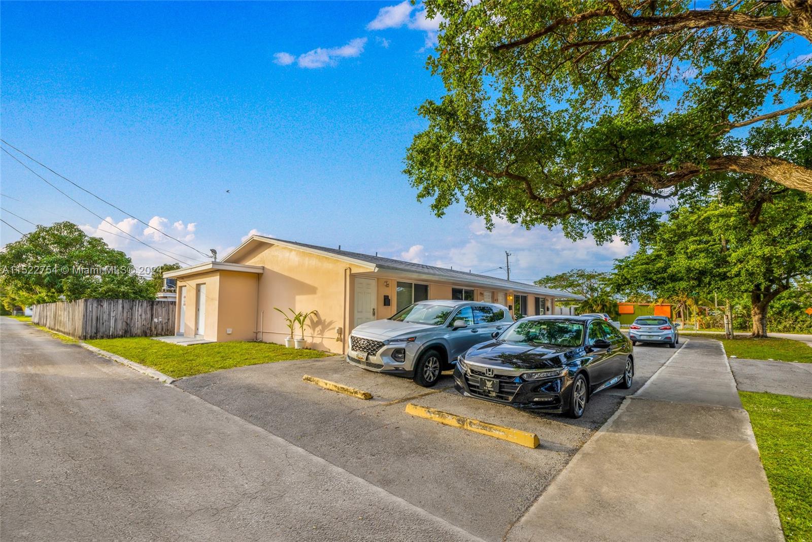 412 NE 4th Ave, Hallandale Beach, Florida 33009, ,Residentialincome,For Sale,412 NE 4th Ave,A11522754