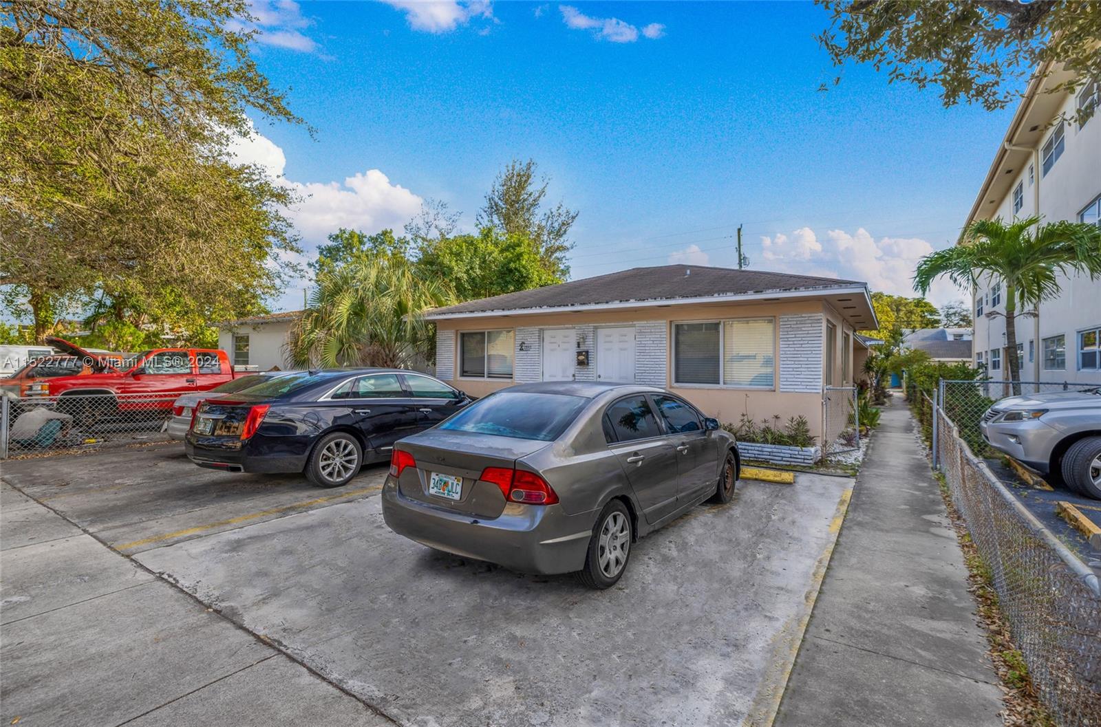 1942 Monroe St, Hollywood, Florida 33020, ,Residentialincome,For Sale,1942 Monroe St,A11522777