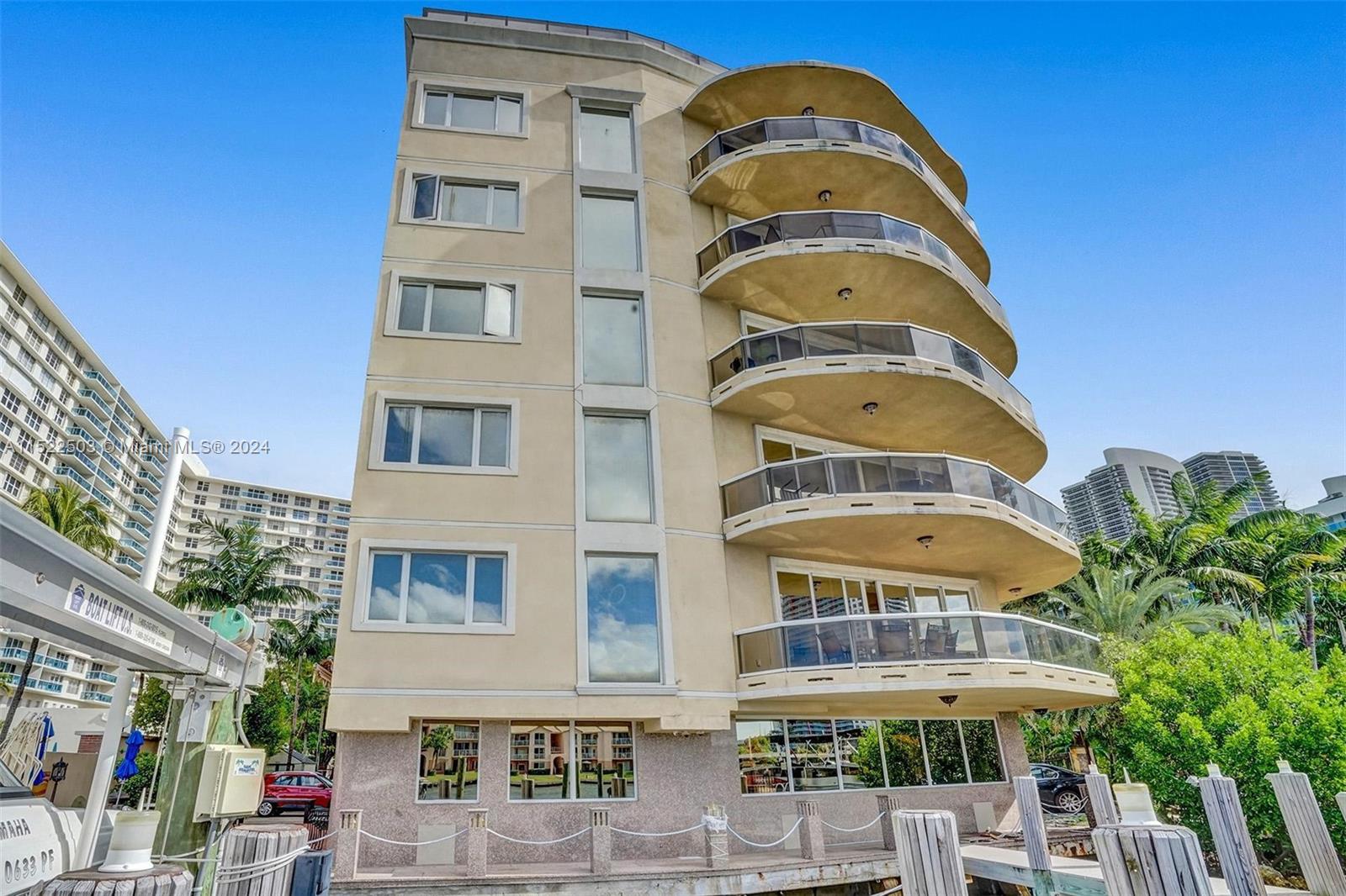 12 Seacrest Pkwy 3, Hollywood, Florida 33019, 3 Bedrooms Bedrooms, ,2 BathroomsBathrooms,Residential,For Sale,12 Seacrest Pkwy 3,A11522503
