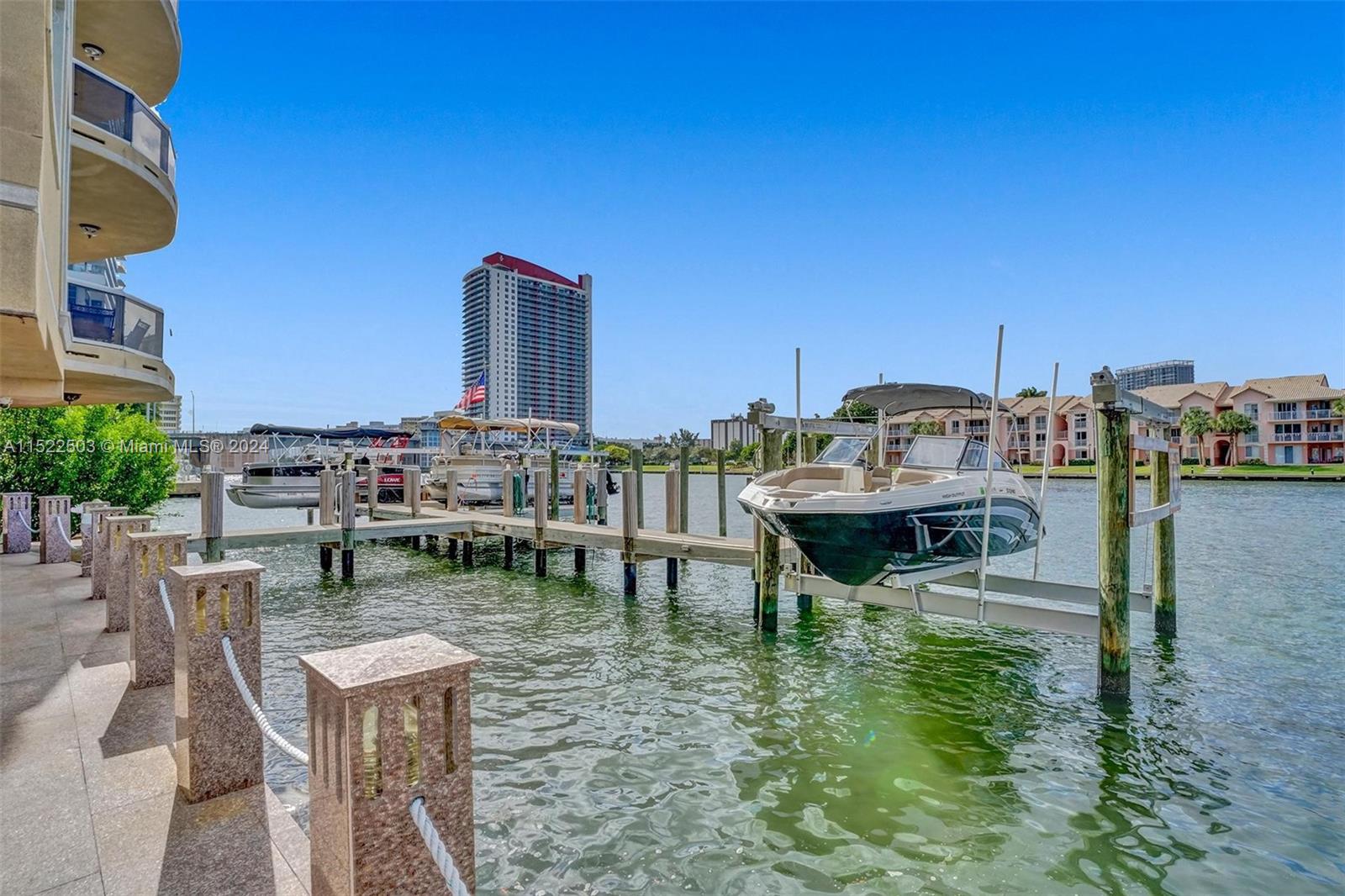 12 Seacrest Pkwy 3, Hollywood, Florida 33019, 3 Bedrooms Bedrooms, ,2 BathroomsBathrooms,Residential,For Sale,12 Seacrest Pkwy 3,A11522503