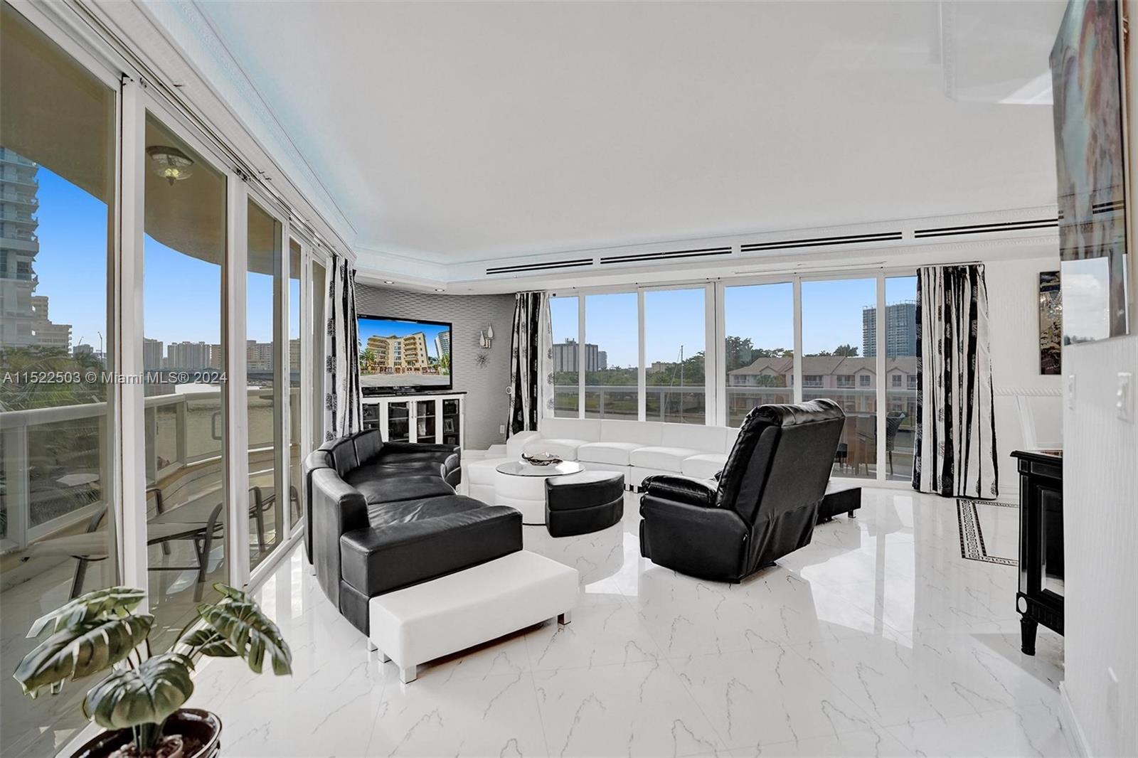 12 Seacrest Pkwy 3, Hollywood, Florida 33019, 3 Bedrooms Bedrooms, ,2 BathroomsBathrooms,Residential,For Sale,12 Seacrest Pkwy 3,A11522503