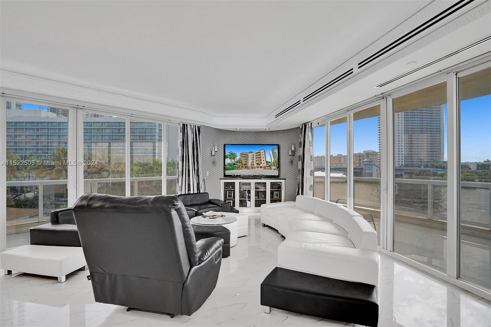 12 Seacrest Pkwy 3, Hollywood, Florida 33019, 3 Bedrooms Bedrooms, ,2 BathroomsBathrooms,Residential,For Sale,12 Seacrest Pkwy 3,A11522503