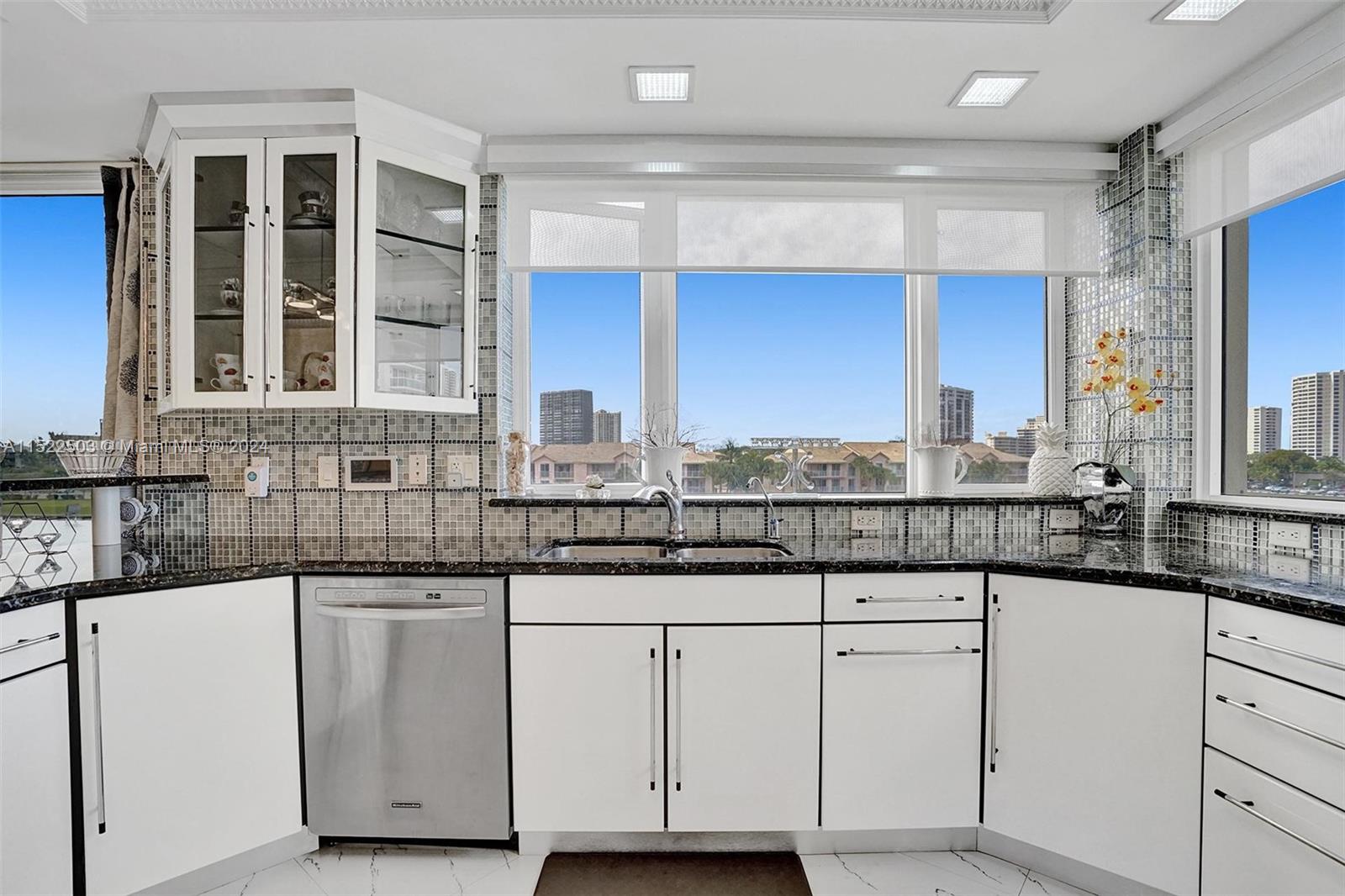 12 Seacrest Pkwy 3, Hollywood, Florida 33019, 3 Bedrooms Bedrooms, ,2 BathroomsBathrooms,Residential,For Sale,12 Seacrest Pkwy 3,A11522503