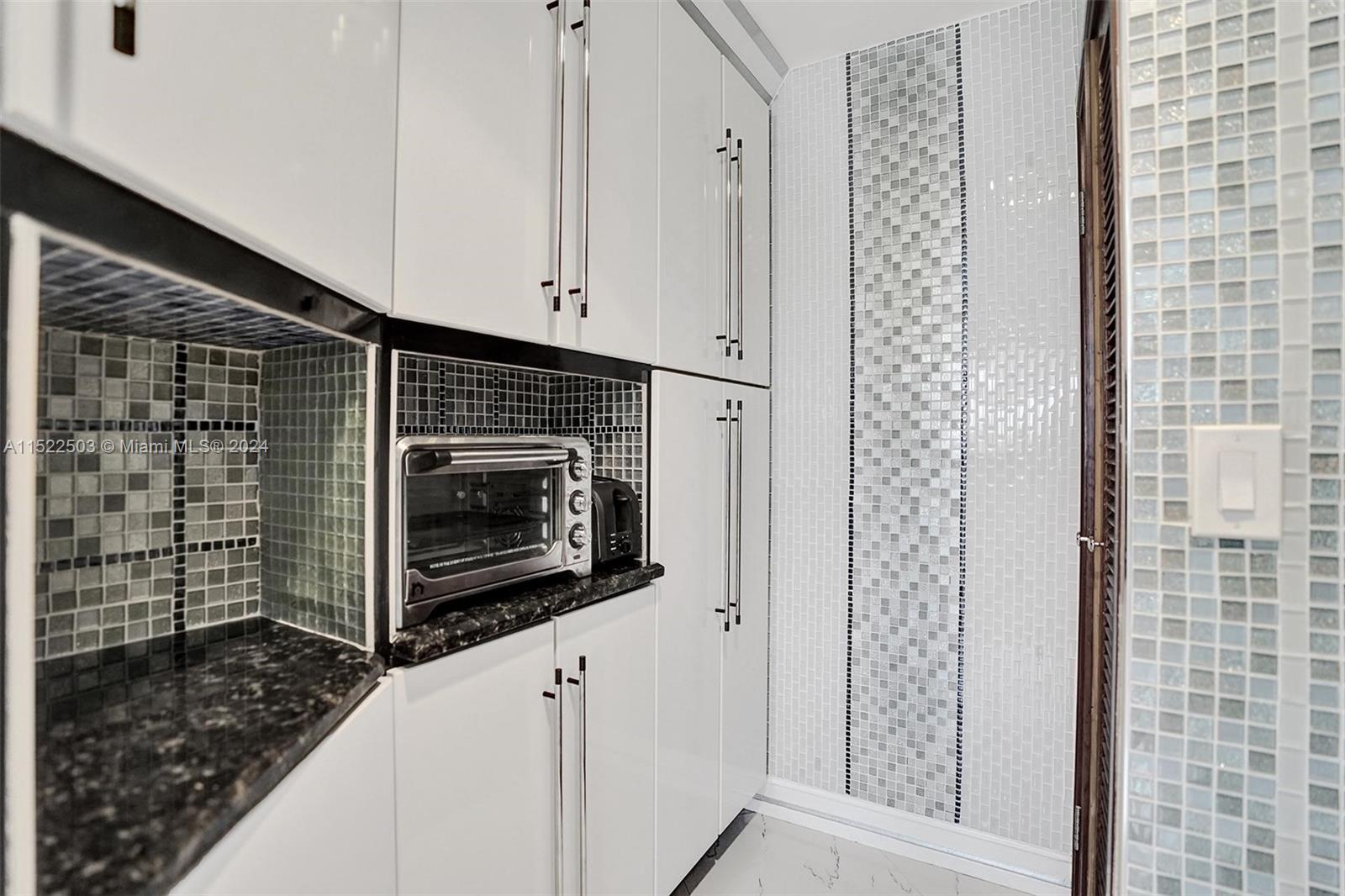 12 Seacrest Pkwy 3, Hollywood, Florida 33019, 3 Bedrooms Bedrooms, ,2 BathroomsBathrooms,Residential,For Sale,12 Seacrest Pkwy 3,A11522503
