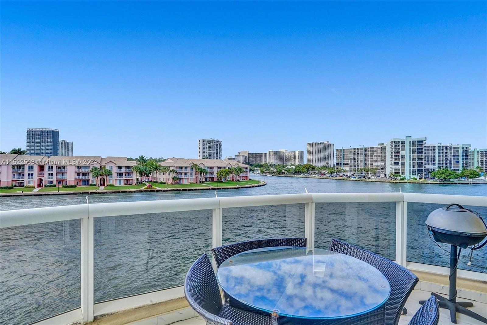12 Seacrest Pkwy 3, Hollywood, Florida 33019, 3 Bedrooms Bedrooms, ,2 BathroomsBathrooms,Residential,For Sale,12 Seacrest Pkwy 3,A11522503