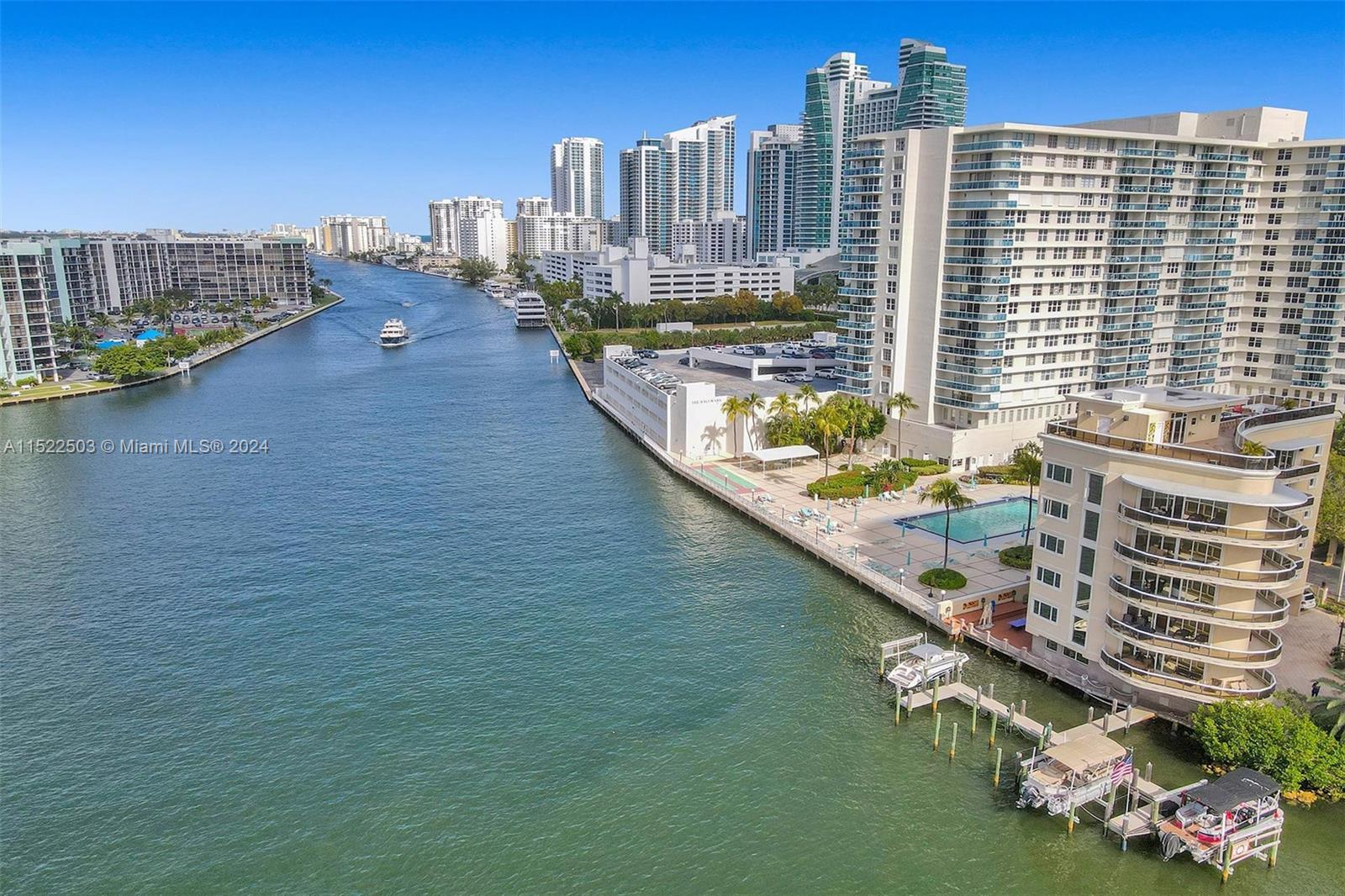 12 Seacrest Pkwy 3, Hollywood, Florida 33019, 3 Bedrooms Bedrooms, ,2 BathroomsBathrooms,Residential,For Sale,12 Seacrest Pkwy 3,A11522503