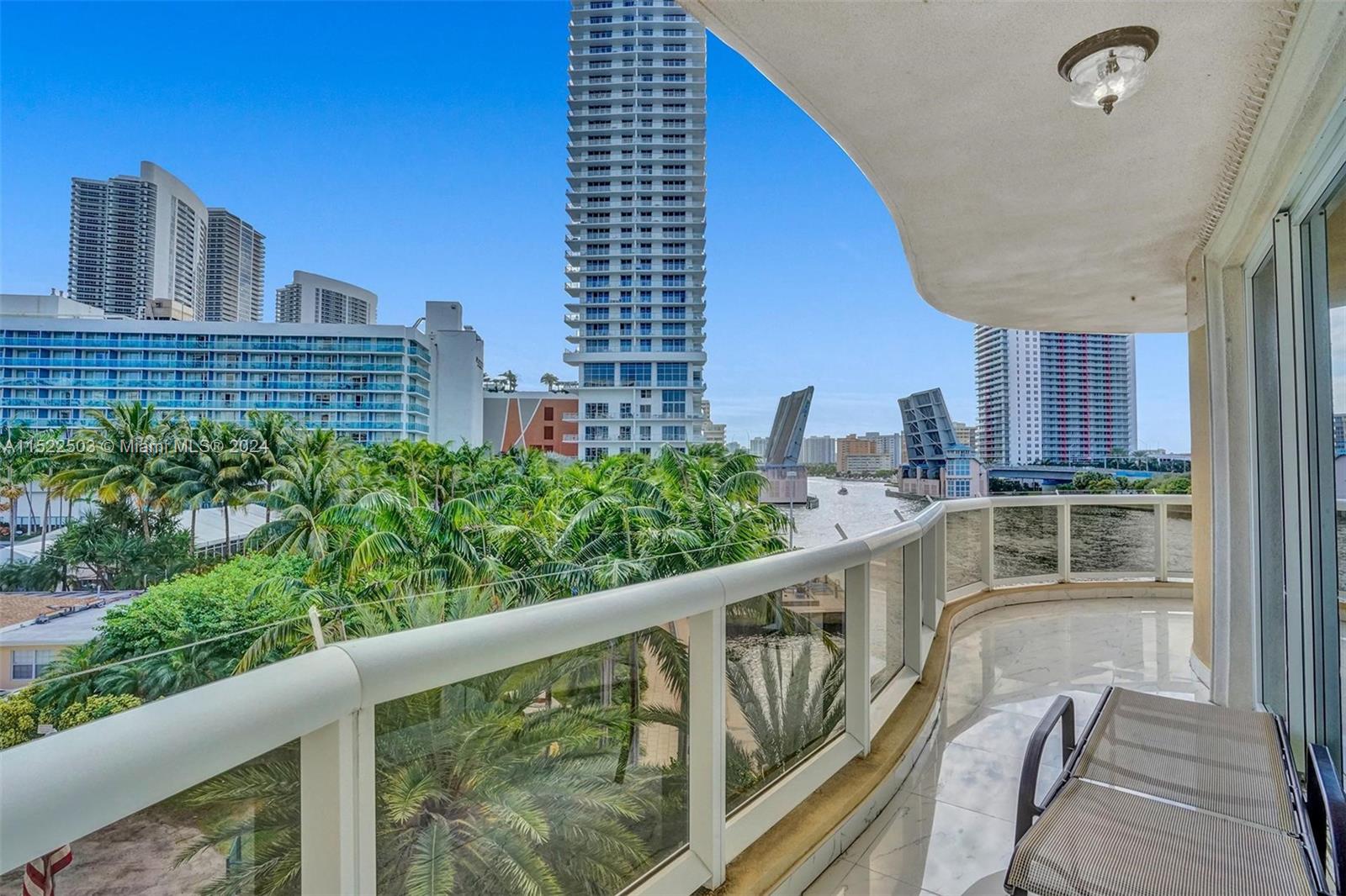 12 Seacrest Pkwy 3, Hollywood, Florida 33019, 3 Bedrooms Bedrooms, ,2 BathroomsBathrooms,Residential,For Sale,12 Seacrest Pkwy 3,A11522503