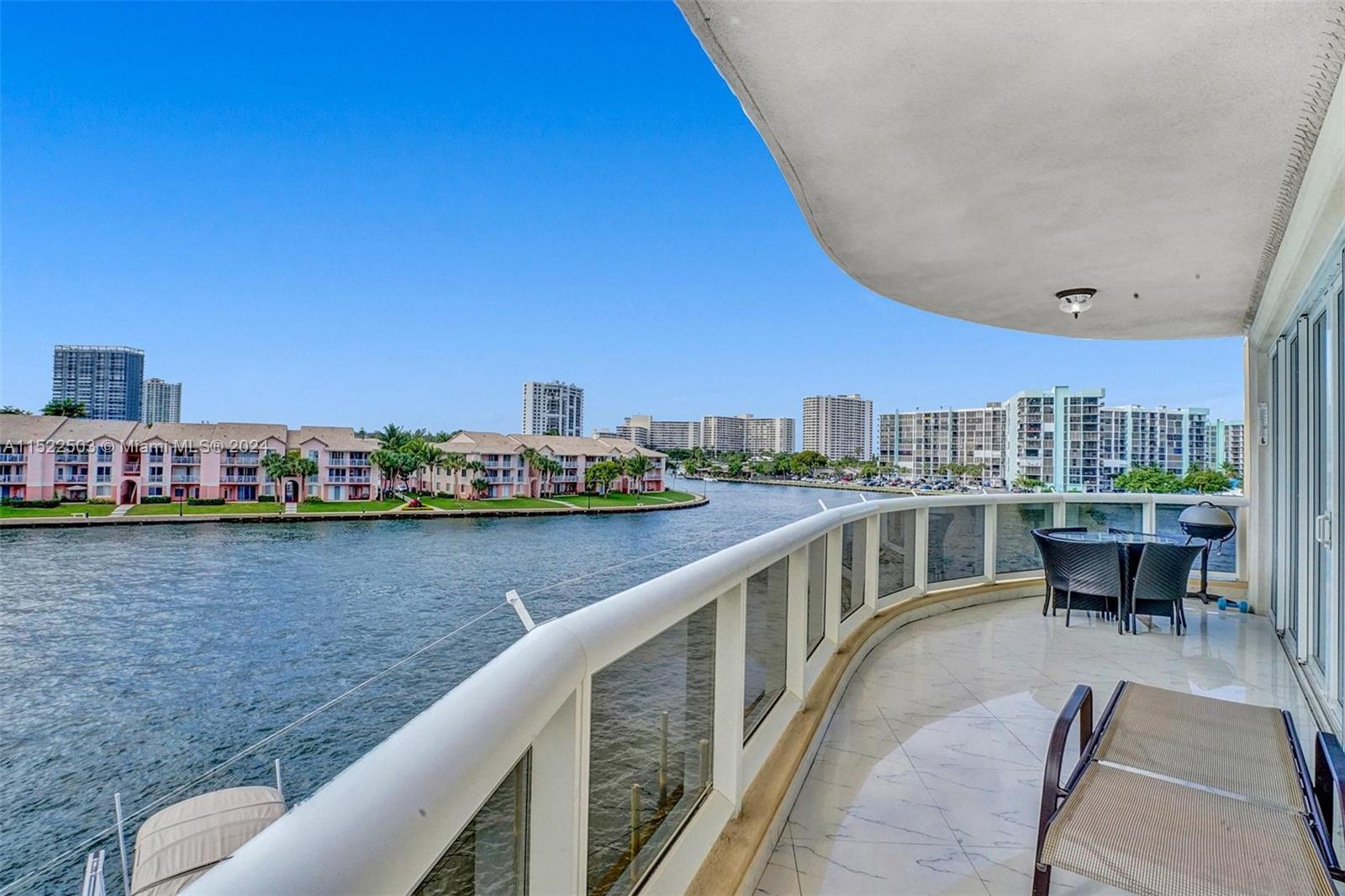 12 Seacrest Pkwy 3, Hollywood, Florida 33019, 3 Bedrooms Bedrooms, ,2 BathroomsBathrooms,Residential,For Sale,12 Seacrest Pkwy 3,A11522503