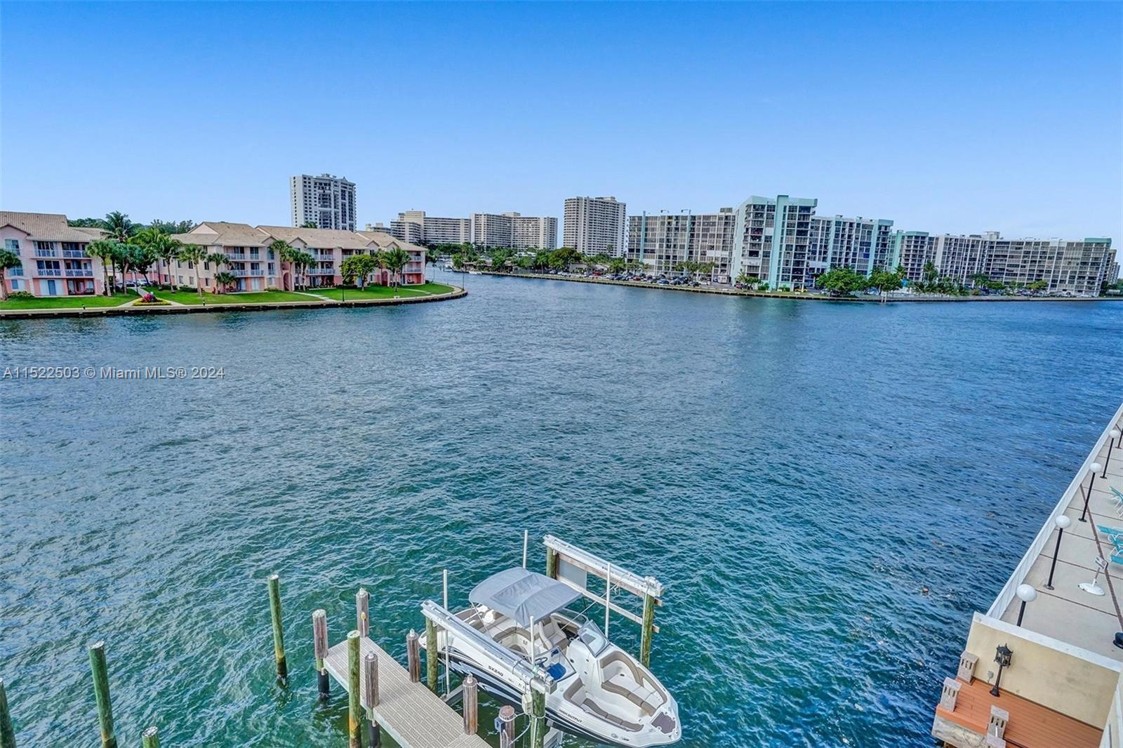 12 Seacrest Pkwy 3, Hollywood, Florida 33019, 3 Bedrooms Bedrooms, ,2 BathroomsBathrooms,Residential,For Sale,12 Seacrest Pkwy 3,A11522503