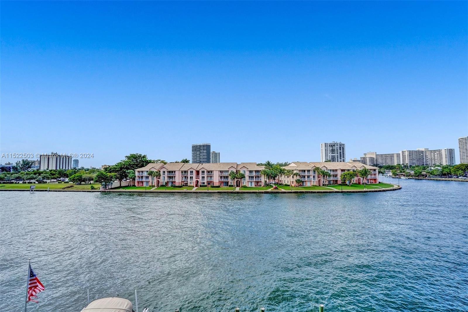12 Seacrest Pkwy 3, Hollywood, Florida 33019, 3 Bedrooms Bedrooms, ,2 BathroomsBathrooms,Residential,For Sale,12 Seacrest Pkwy 3,A11522503