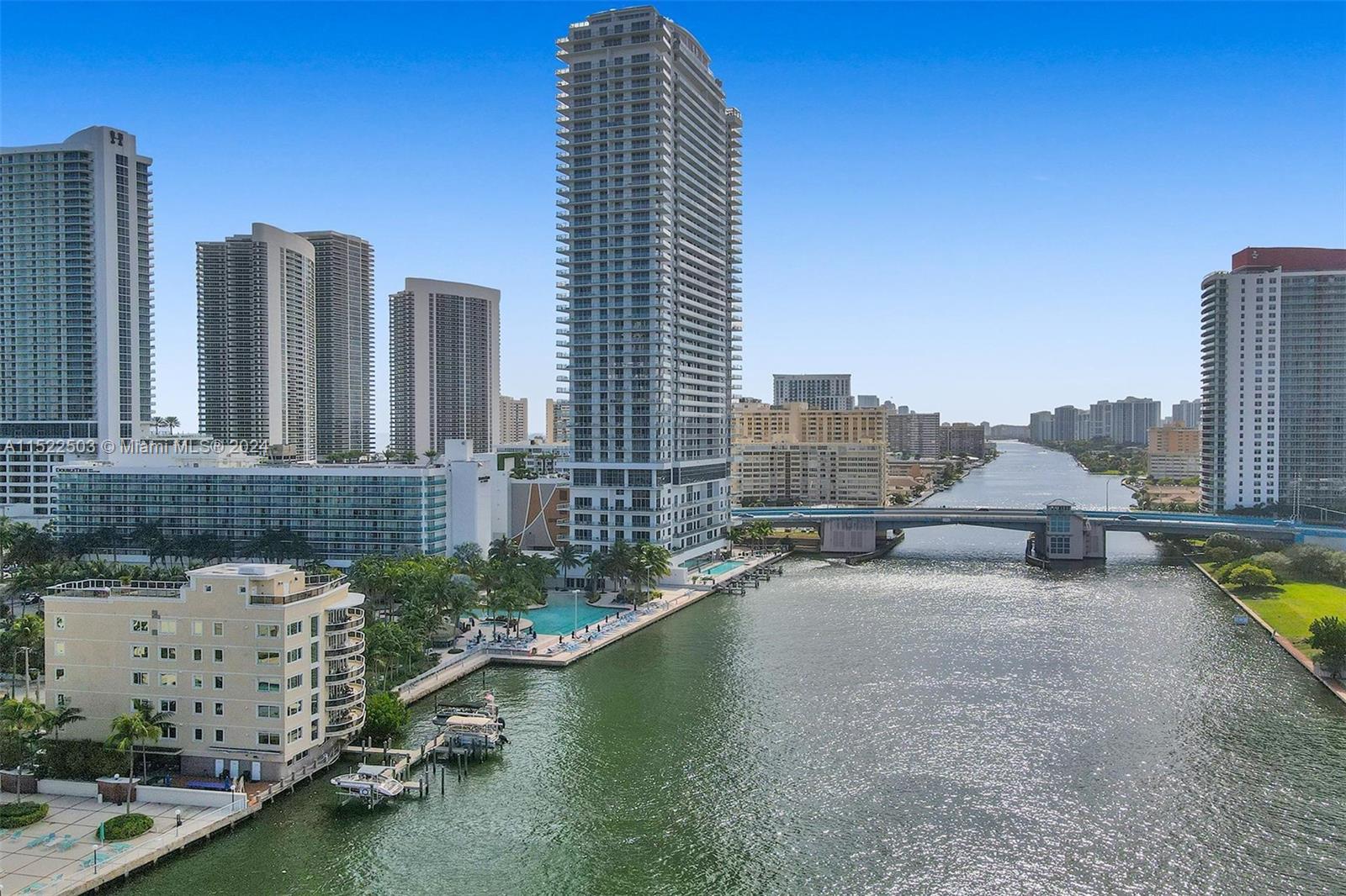 12 Seacrest Pkwy 3, Hollywood, Florida 33019, 3 Bedrooms Bedrooms, ,2 BathroomsBathrooms,Residential,For Sale,12 Seacrest Pkwy 3,A11522503