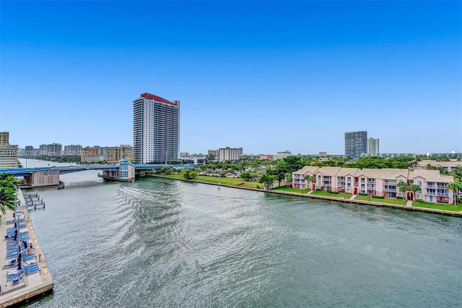 12 Seacrest Pkwy 3, Hollywood, Florida 33019, 3 Bedrooms Bedrooms, ,2 BathroomsBathrooms,Residential,For Sale,12 Seacrest Pkwy 3,A11522503
