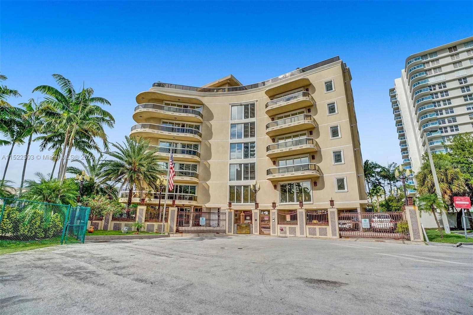 12 Seacrest Pkwy 3, Hollywood, Florida 33019, 3 Bedrooms Bedrooms, ,2 BathroomsBathrooms,Residential,For Sale,12 Seacrest Pkwy 3,A11522503