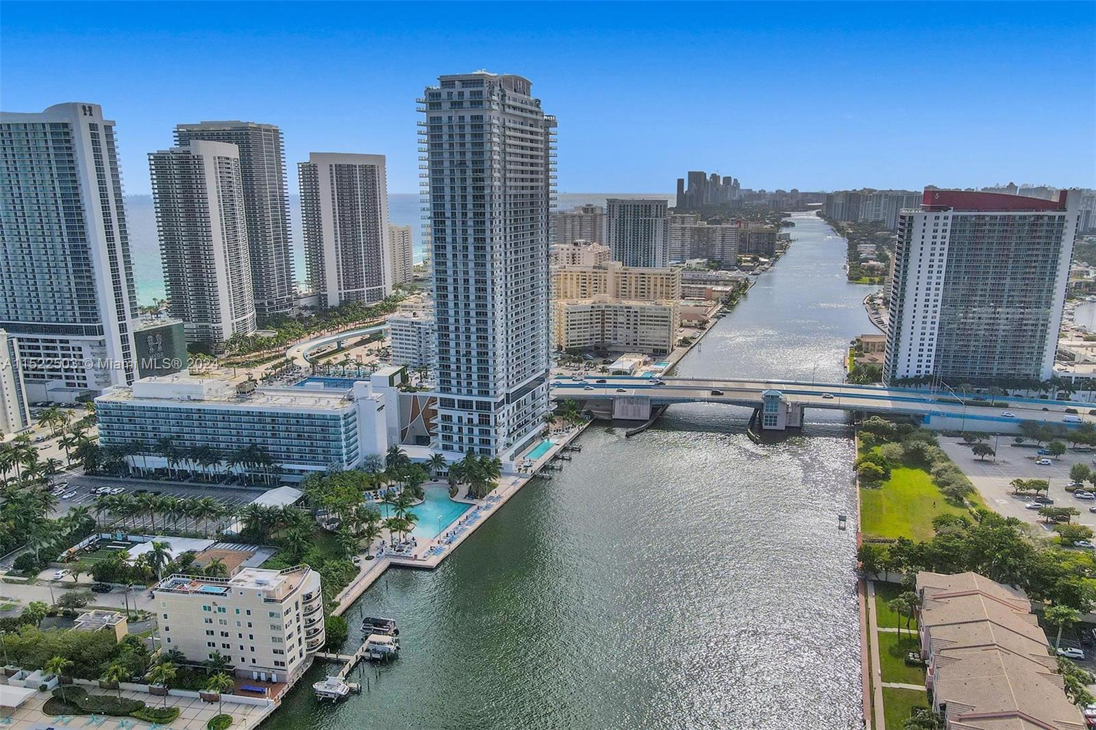 12 Seacrest Pkwy 3, Hollywood, Florida 33019, 3 Bedrooms Bedrooms, ,2 BathroomsBathrooms,Residential,For Sale,12 Seacrest Pkwy 3,A11522503
