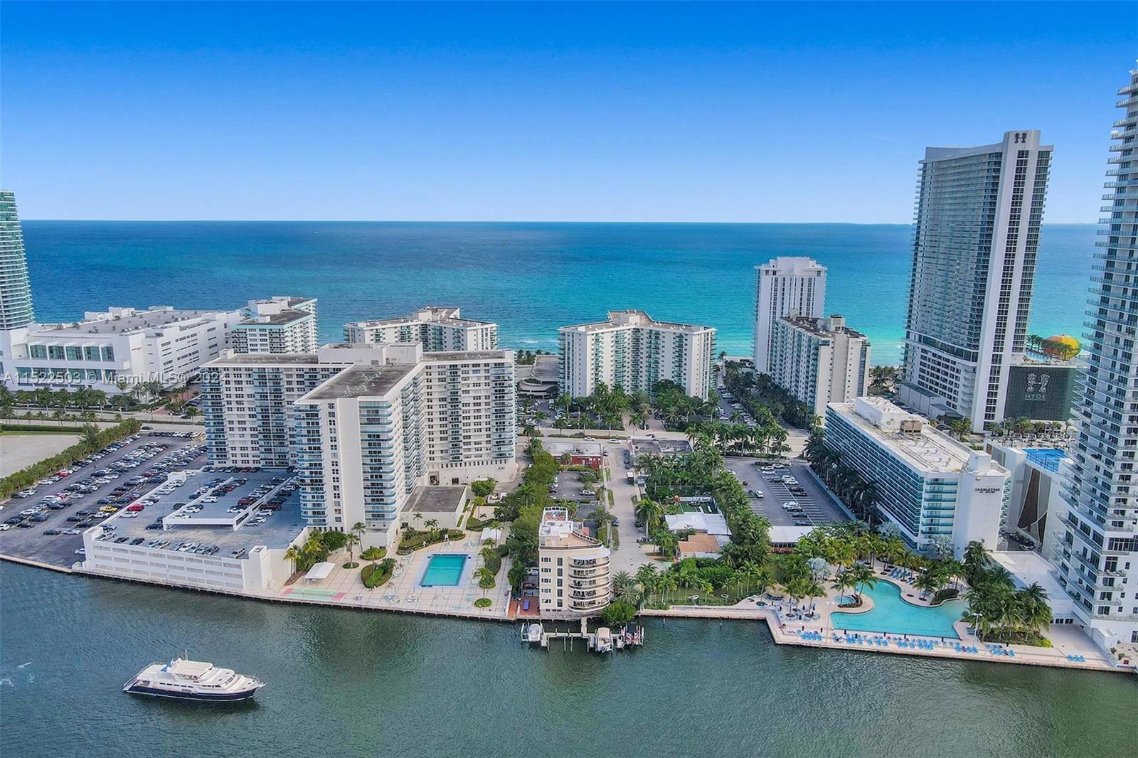 12 Seacrest Pkwy 3, Hollywood, Florida 33019, 3 Bedrooms Bedrooms, ,2 BathroomsBathrooms,Residential,For Sale,12 Seacrest Pkwy 3,A11522503