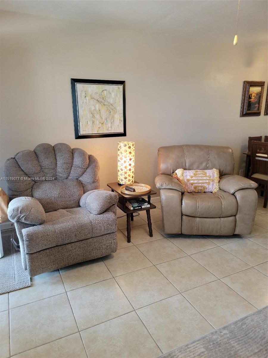 1000 SW 11th Ave. 12E, Hallandale Beach, Florida 33009, 1 Bedroom Bedrooms, ,1 BathroomBathrooms,Residential,For Sale,1000 SW 11th Ave. 12E,A11519077