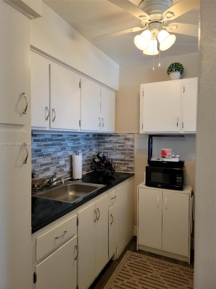 1000 SW 11th Ave. 12E, Hallandale Beach, Florida 33009, 1 Bedroom Bedrooms, ,1 BathroomBathrooms,Residential,For Sale,1000 SW 11th Ave. 12E,A11519077
