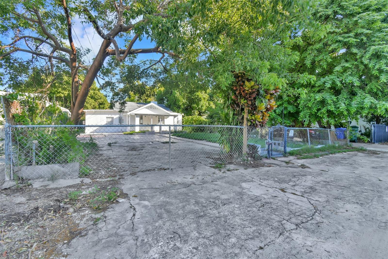 353 NE 57th St, Miami, Florida 33137, 3 Bedrooms Bedrooms, ,2 BathroomsBathrooms,Residential,For Sale,353 NE 57th St,A11517636